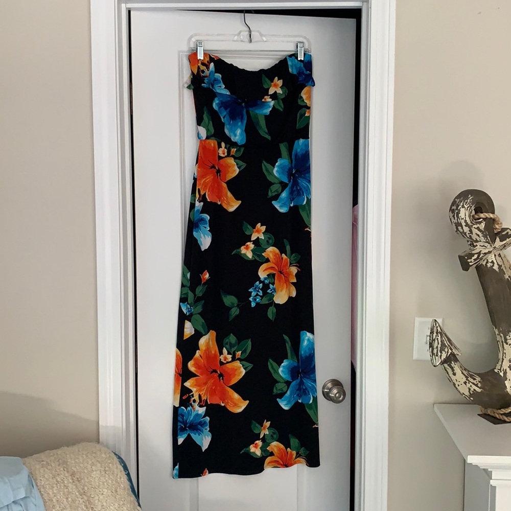 White House Black Market Strapless Dress